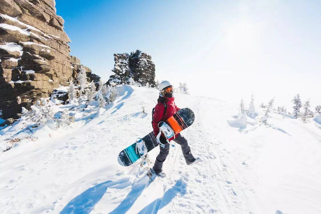 Snow activities and ski enthusiasts enjoying a winter day at Mt Buller Snow Tours.